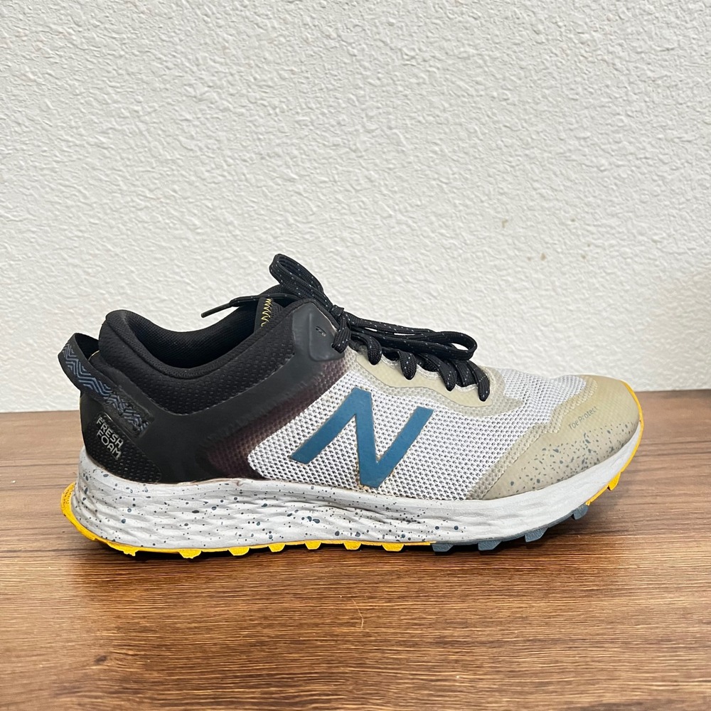 New Balance Fresh Foam Arishi Trail Mens 9.5 Grey Black Running Shoes MTARISS1